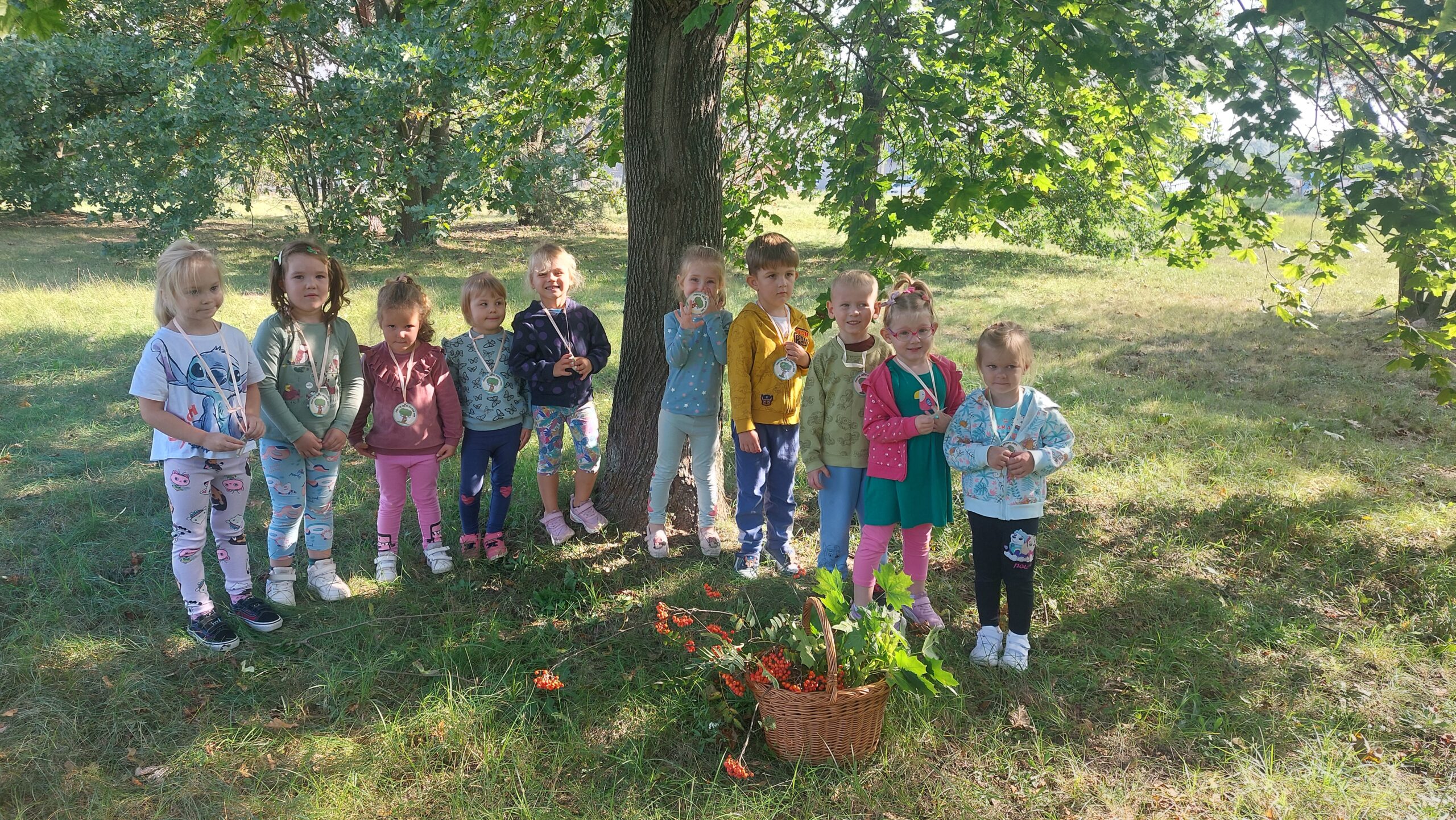 Ogólnopolska Kampania ,,Przytul się do drzewa” – BIEDRONKI